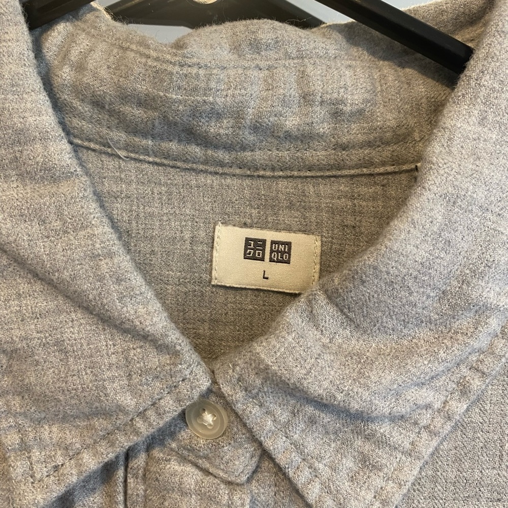 Button down - Picture 3 of 4